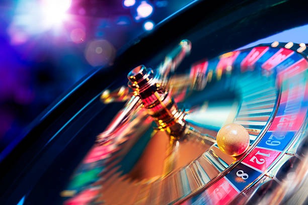 Mobile casino lobby on cumi189 showing live table options and real dealer feeds
